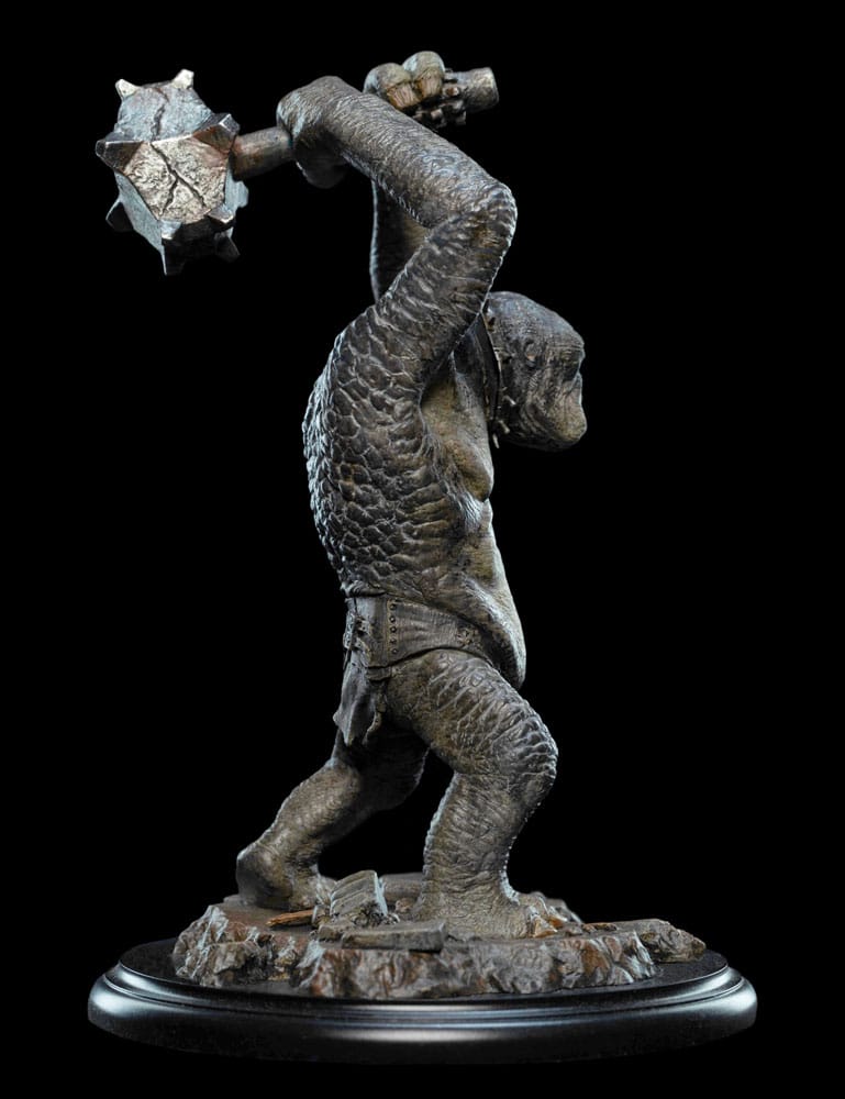 Cave troll as a statue for the living room – The horror from Moria!