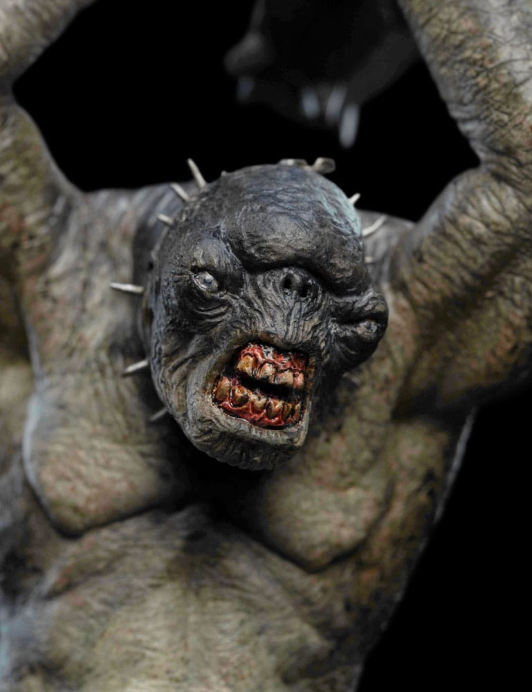 Cave troll as a statue for the living room – The horror from Moria!