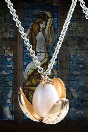 The Golden Egg from Harry Potter as a replica - pendant with chain