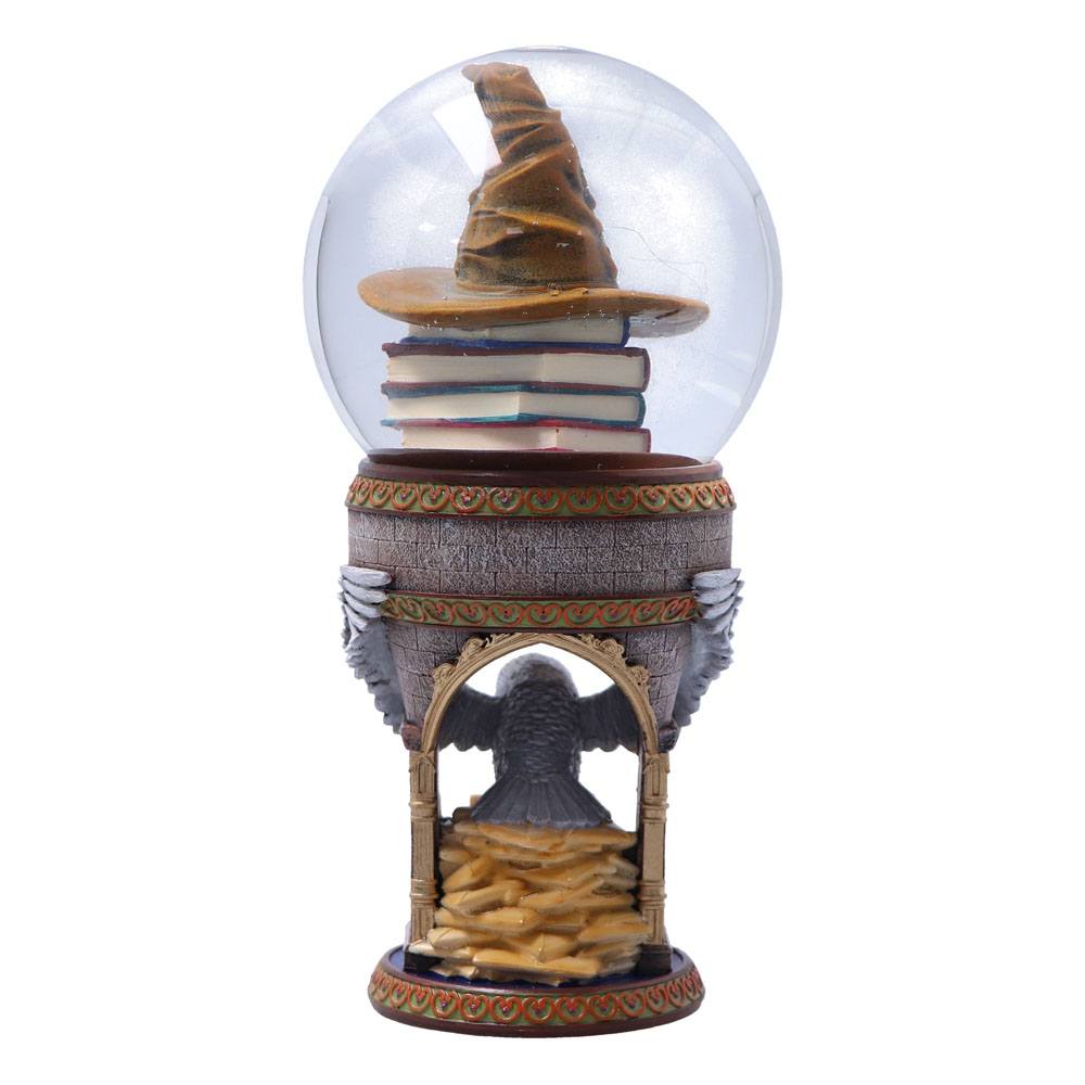 Hogwarts snow globe for the living room – magic to shake