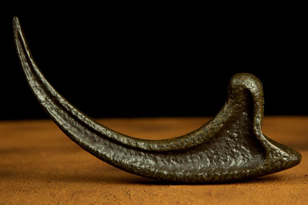 Jurassic Park - Velociraptor-Kralle als 1-zu-1-Replika