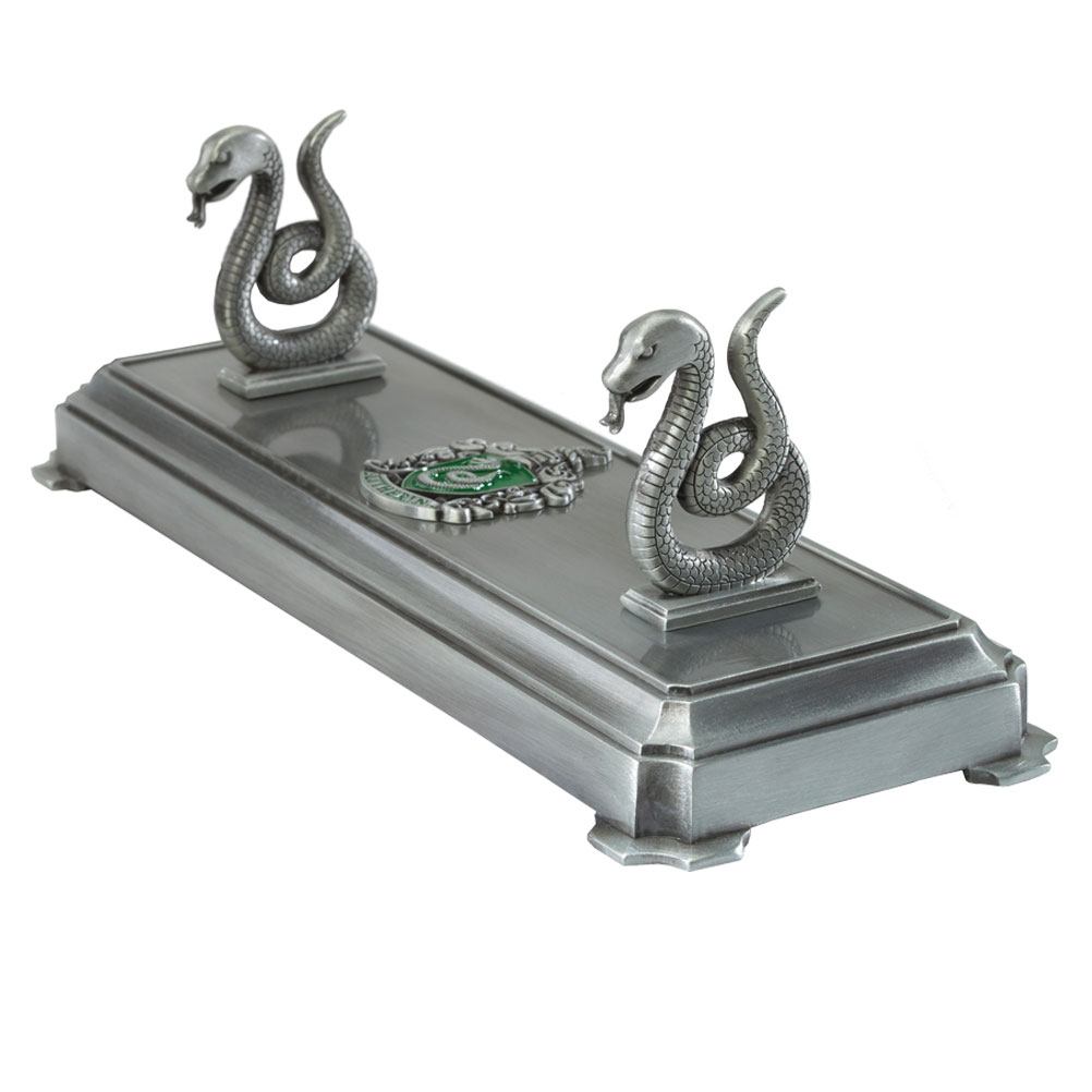 Slytherin Wand Stand – Presentation with Style