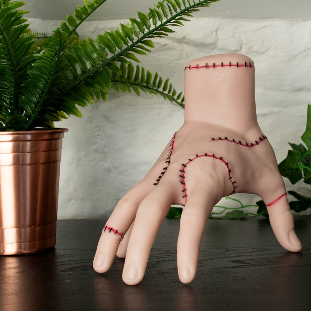 Mystische „Thing“ Lampe – Deine gruselige Lichtquelle!