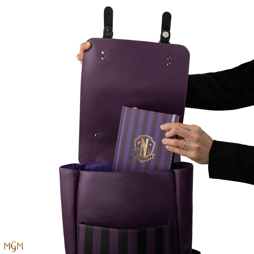 Mysteriöser Nevermore Rucksack in Violett für Wednesday-Fans