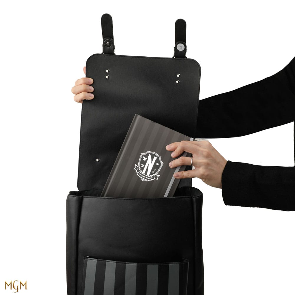 Wednesday Rucksack: Mystische Eleganz der Nevermore Academy