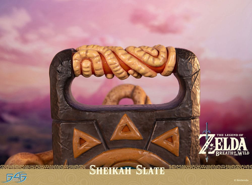 Life-size Sheikah Tablet - Statue from The Legend of Zelda (limited)