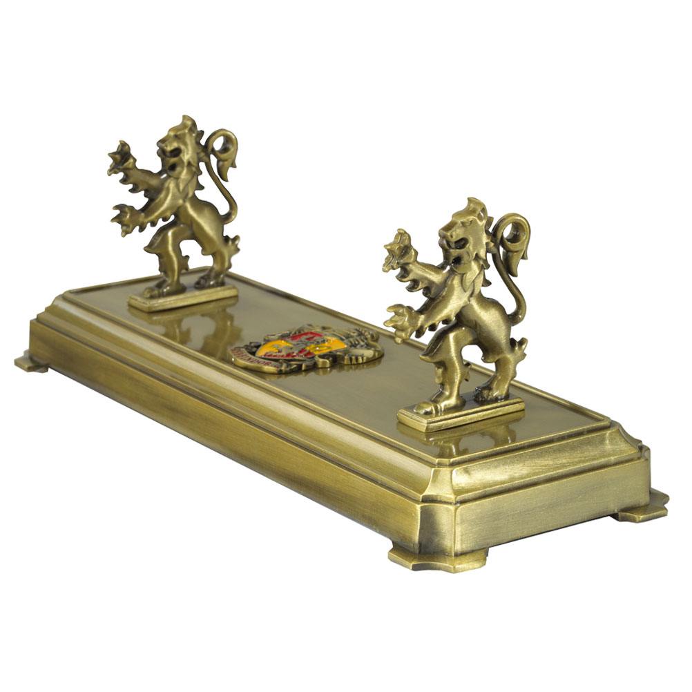 Gryffindor Wand Stand – Presentation with Style