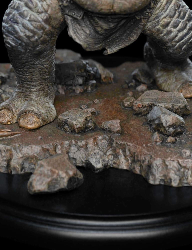 Cave troll as a statue for the living room – The horror from Moria!