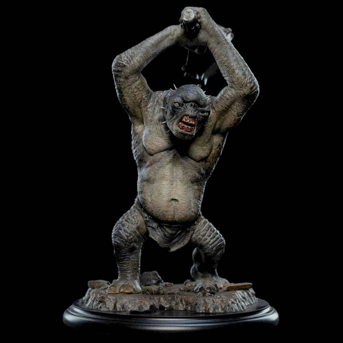 Cave troll as a statue for the living room – The horror from Moria!