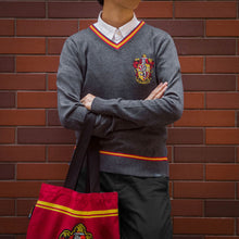 Sweter z dzianiny Gryffindor – magicznie ciepły i pełen dumy z domu