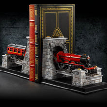 Hogwarts Express Bookends – Magical Bookend