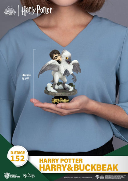 Diorama with heart and hippogriff – Harry &amp; Buckbeak in action!