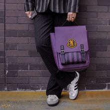 Mysteriöser Nevermore Rucksack in Violett für Wednesday-Fans