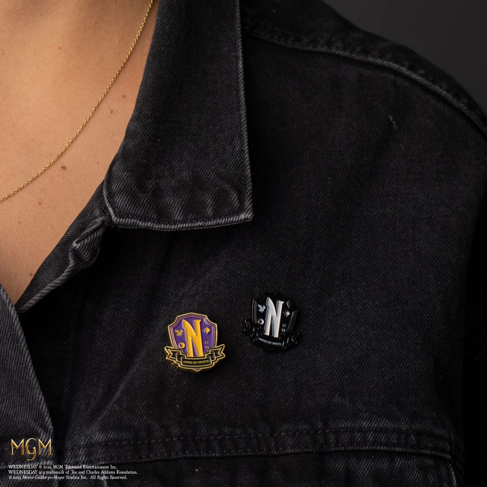 Magische Pins der Nevermore Academy – 2er Set