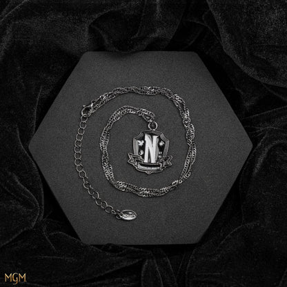 Magische Nevermore Academy Halskette – Stilvoll und Geheimnisvoll