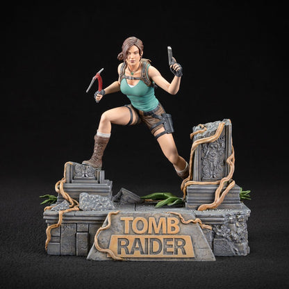 Tomb Raider Lara Croft PVC Statue 24 cm – mit Zubehör