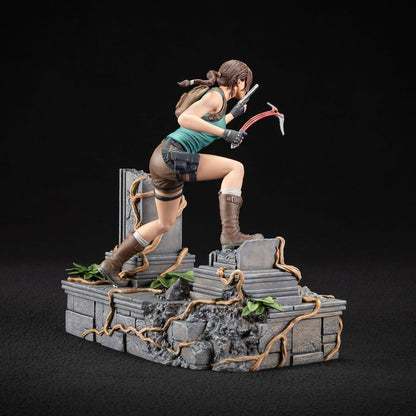 Tomb Raider Lara Croft PVC Statue 24 cm – mit Zubehör
