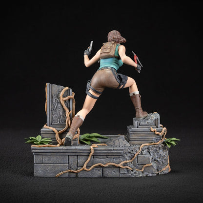 Tomb Raider Lara Croft PVC Statue 24 cm – mit Zubehör