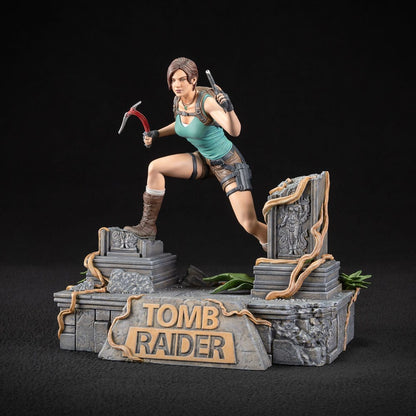 Tomb Raider Lara Croft PVC Statue 24 cm – mit Zubehör
