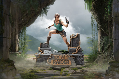 Tomb Raider Lara Croft PVC Statue 24 cm – mit Zubehör