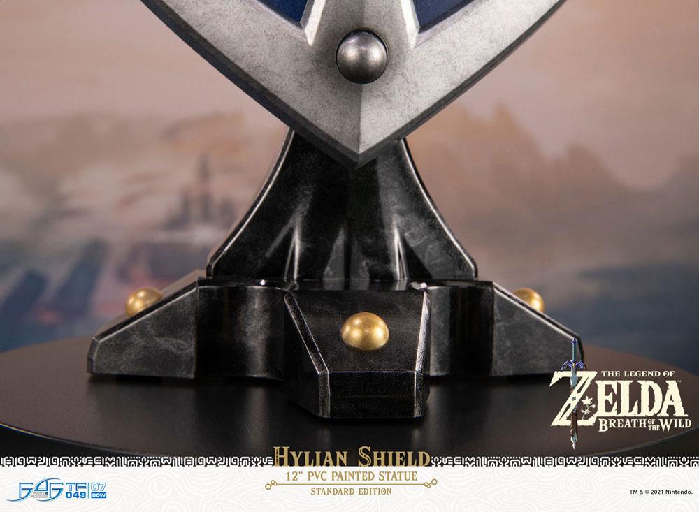 Links Hylia-Schild als Statue aus The Legend of Zelda
