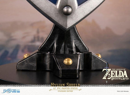 Links Hylia-Schild als Statue aus The Legend of Zelda