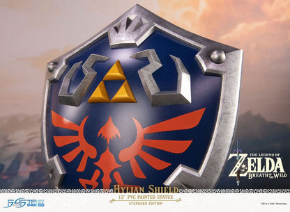 Links Hylia-Schild als Statue aus The Legend of Zelda