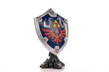 Links Hylia-Schild als Statue aus The Legend of Zelda