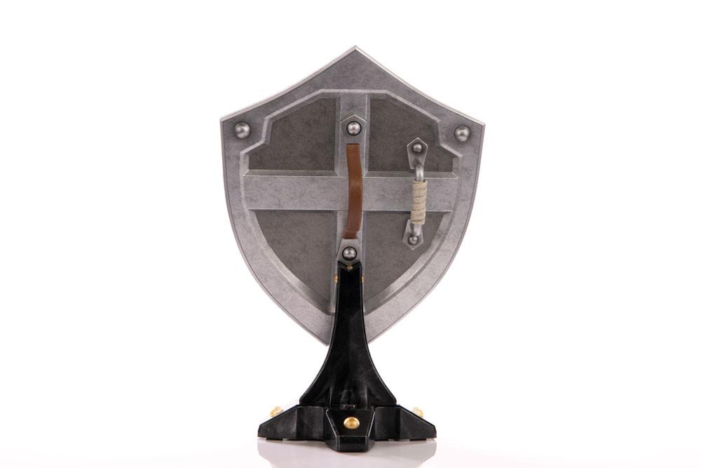 Links Hylia-Schild als Statue aus The Legend of Zelda